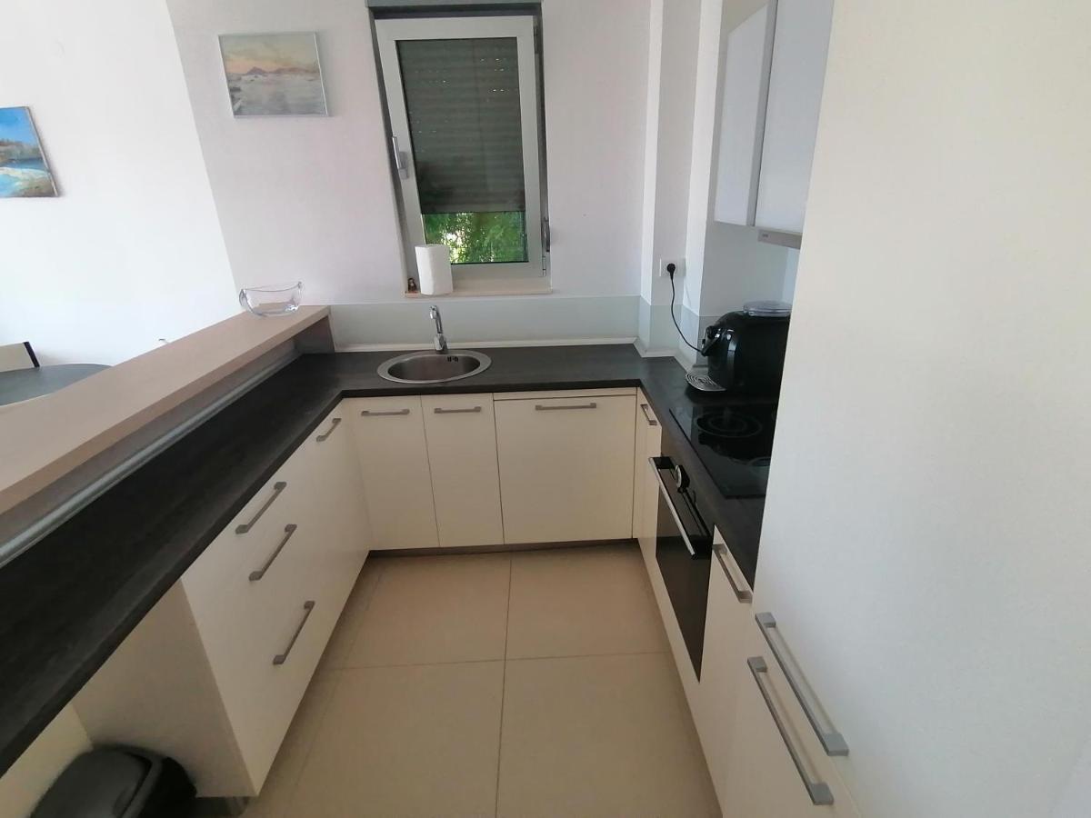 Apartman Sara Pržno エクステリア 写真